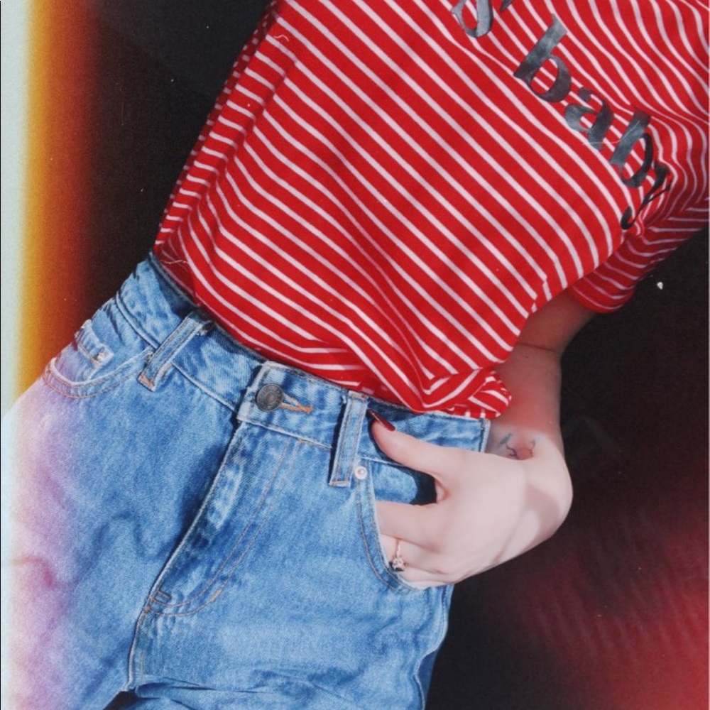 90s baby shirt medium size runs small super soft - Picture 5 of 7